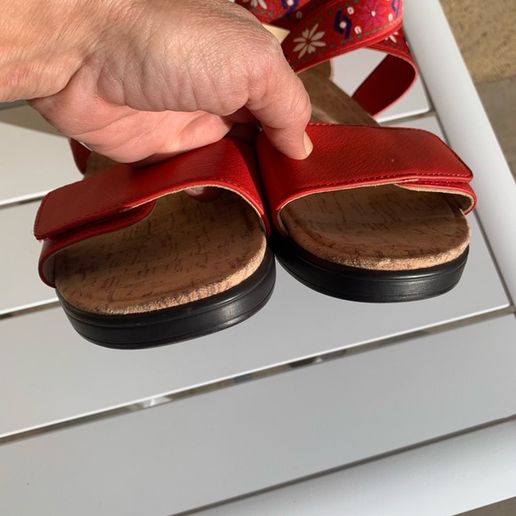Alegria red sandals elastic straps size 10.5-11 ( European 41) - Picture 8 of 13